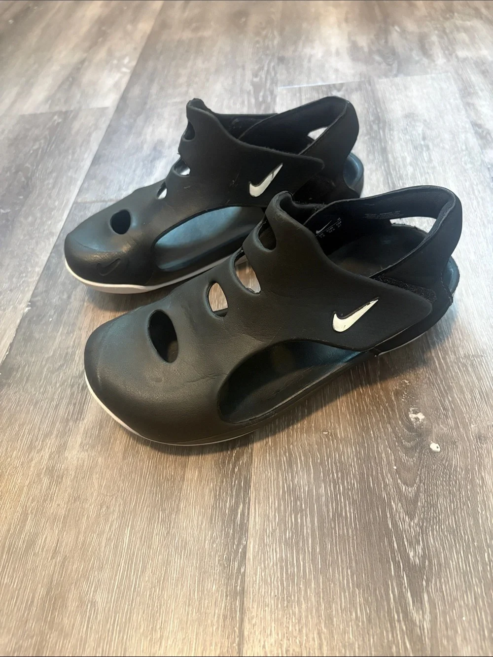 Nike Sunray Protect Kids' Black Water-Friendly Slide Sandals 2Y